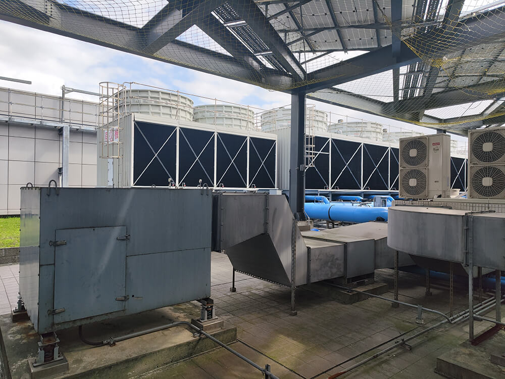 《案例》：北部某科技廠辦頂樓冷卻水塔區靠近大樓排風口