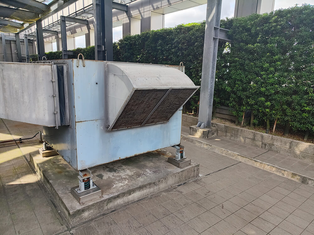 《案例》：北部某科技廠辦頂樓冷卻水塔區靠近大樓排風口